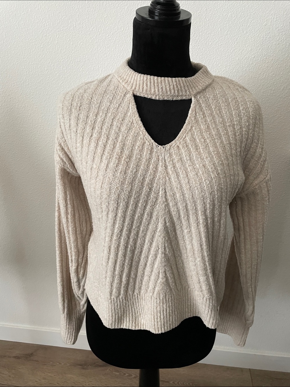 SO Ribbed Keyhole Crewneck Sweater - Cream
